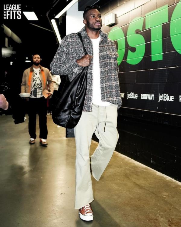 爱笑的欧尼桑字母哥哥秀穿搭 风格多样皆能驾驭