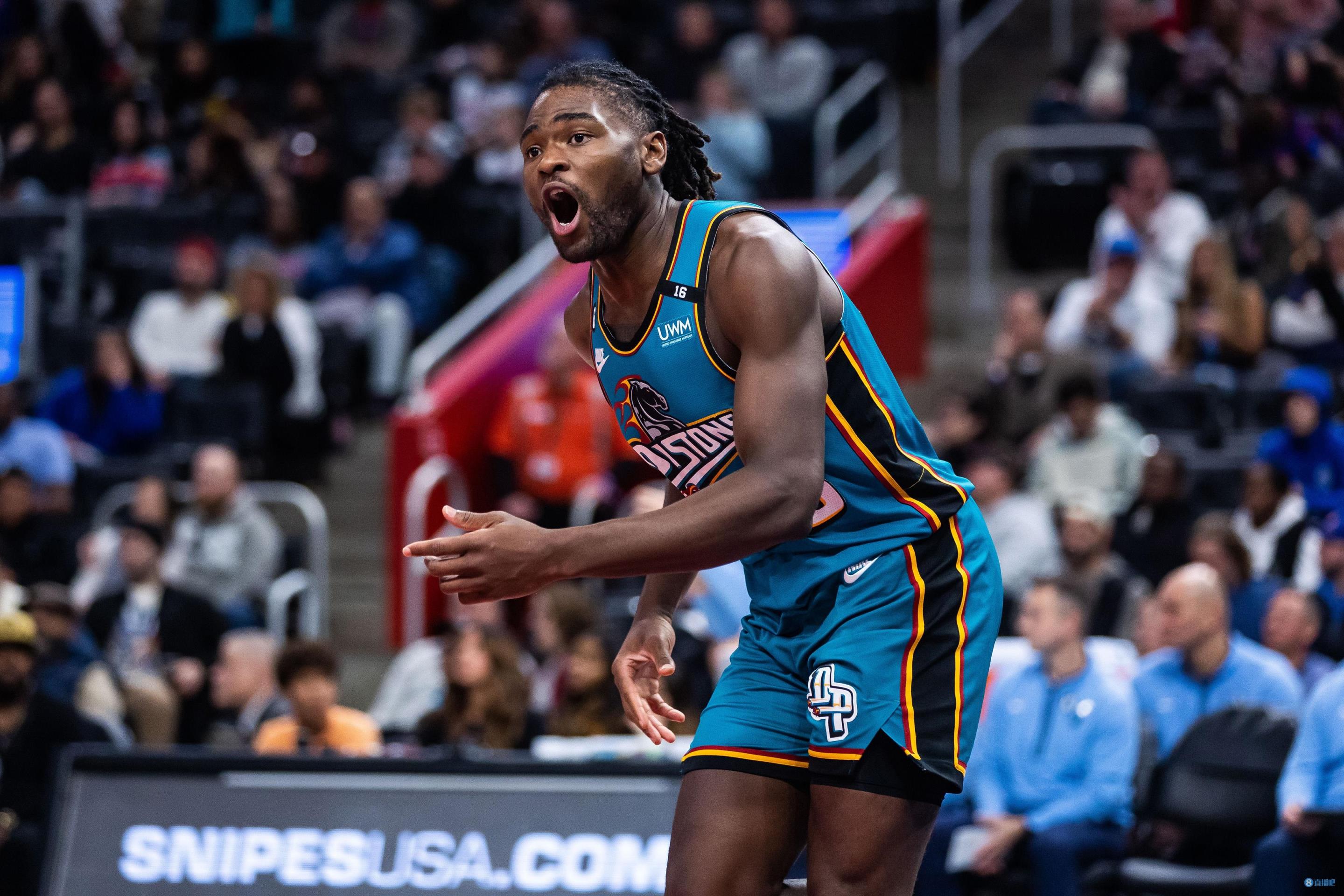 Shams：斯图尔特拳击尤班克斯嘴角 后者没有反击